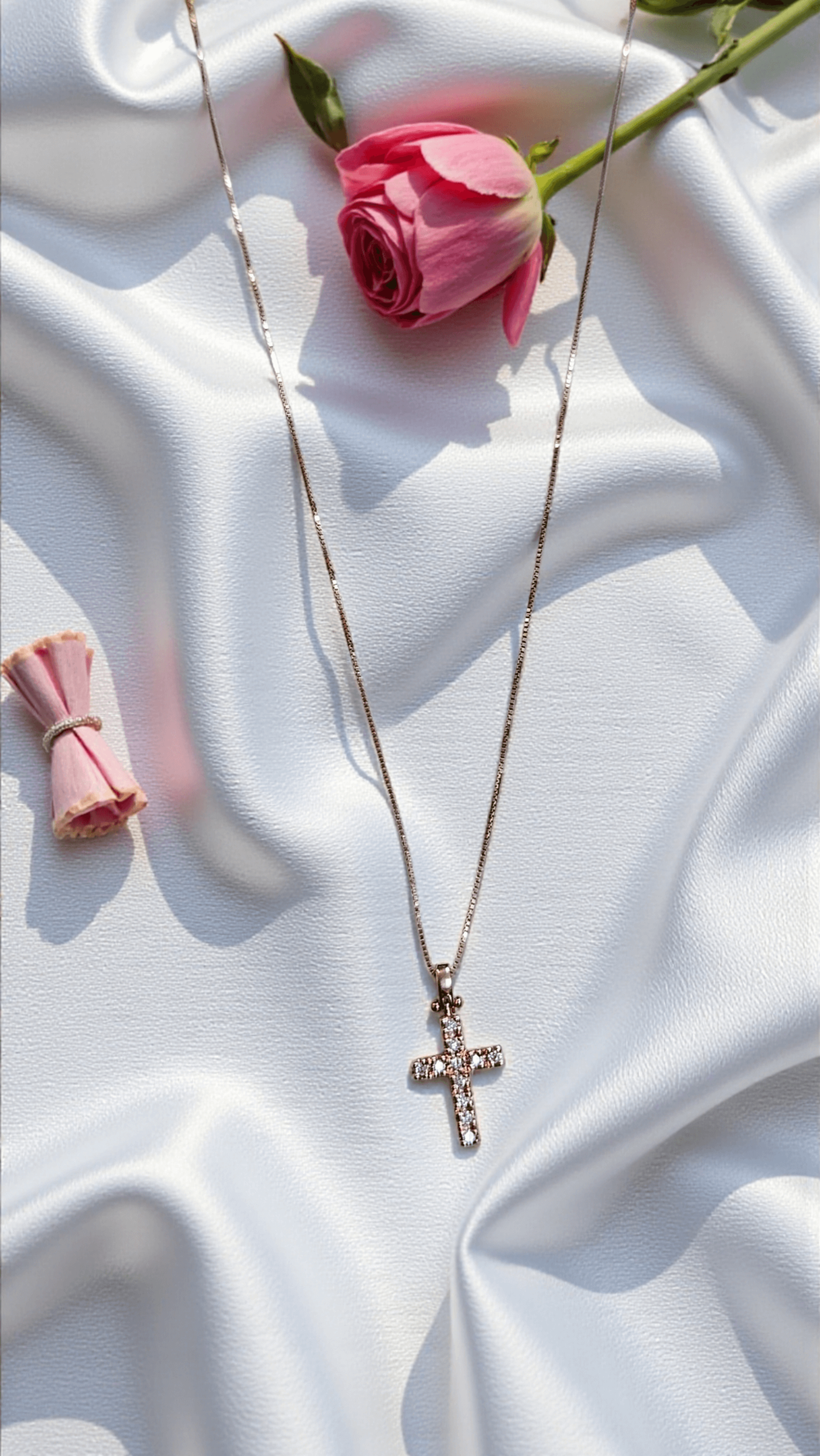 Златно колие с кръстче от 18К розово злато и диаманти I Gioielli del Sole