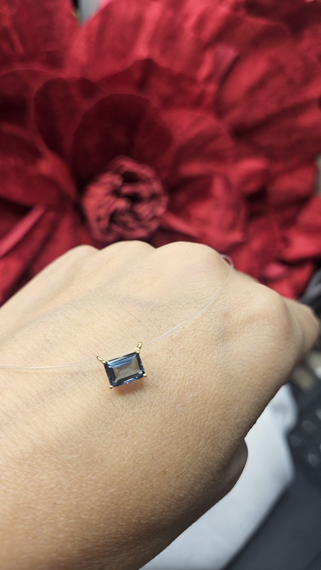 Колие на корда с природен Топаз London Blu  елементи от 18К злато Gumon