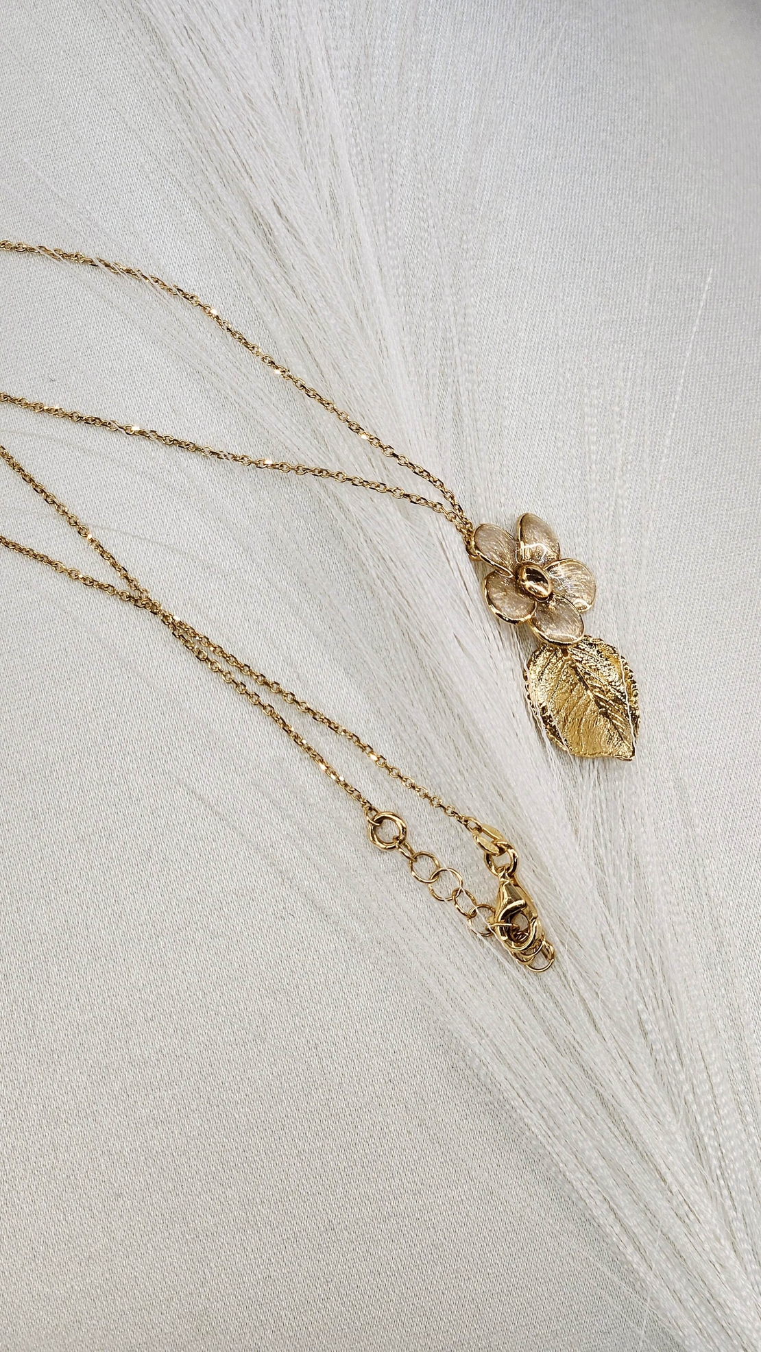 Златно колие  