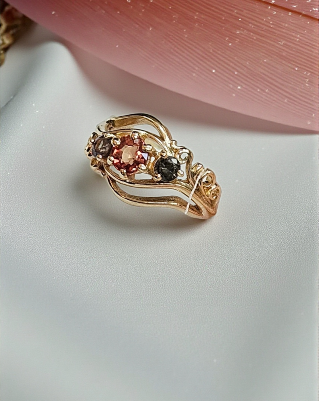 Златен пръстен със Сапфири Сезони