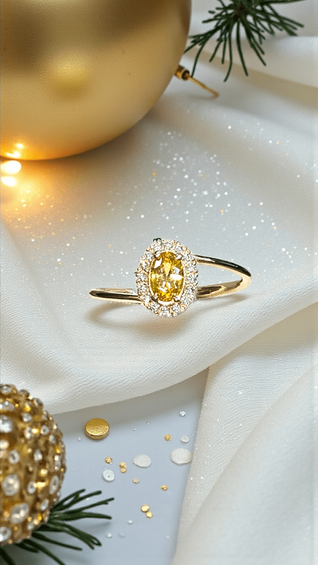 Златен пръстен с жълт циркон 