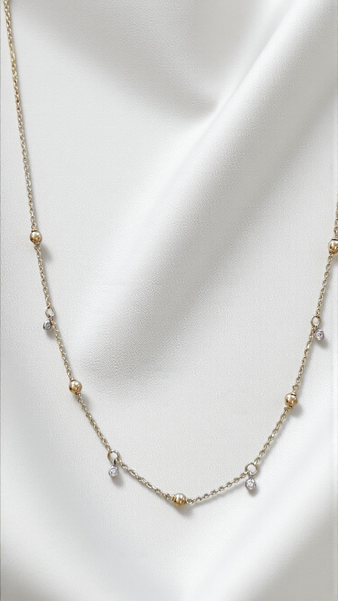 Златно колие сциркони