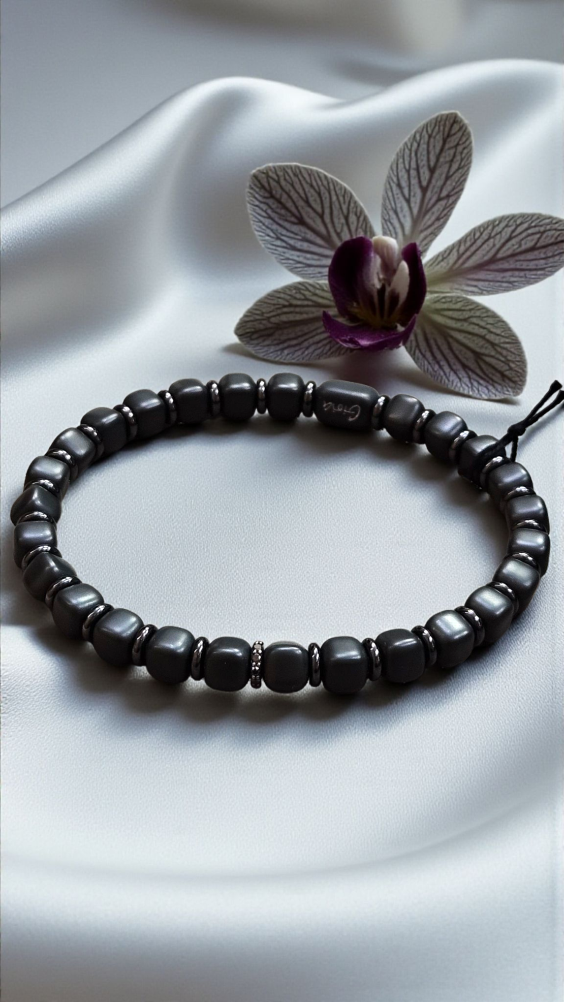 Златна гривна с керамика идиаманти