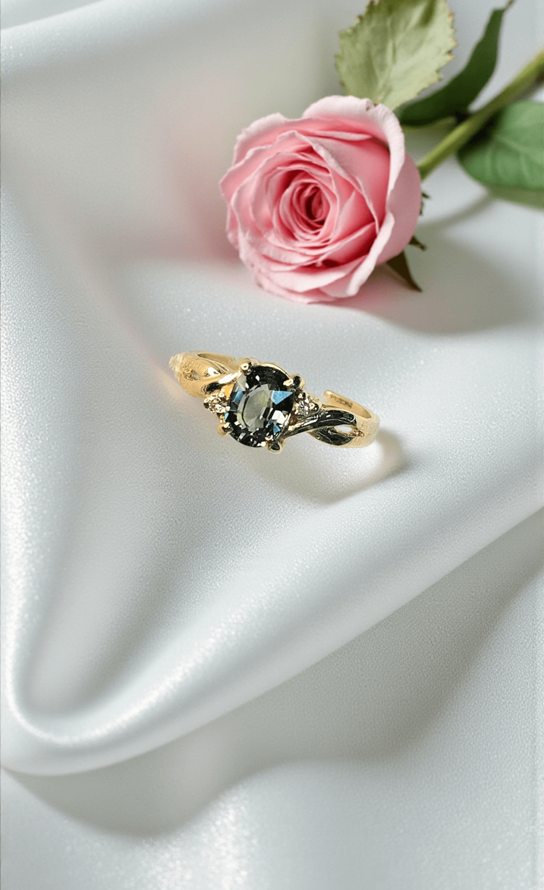 Златен пръстен със Сапфир и Диаманти Verde Imperiale