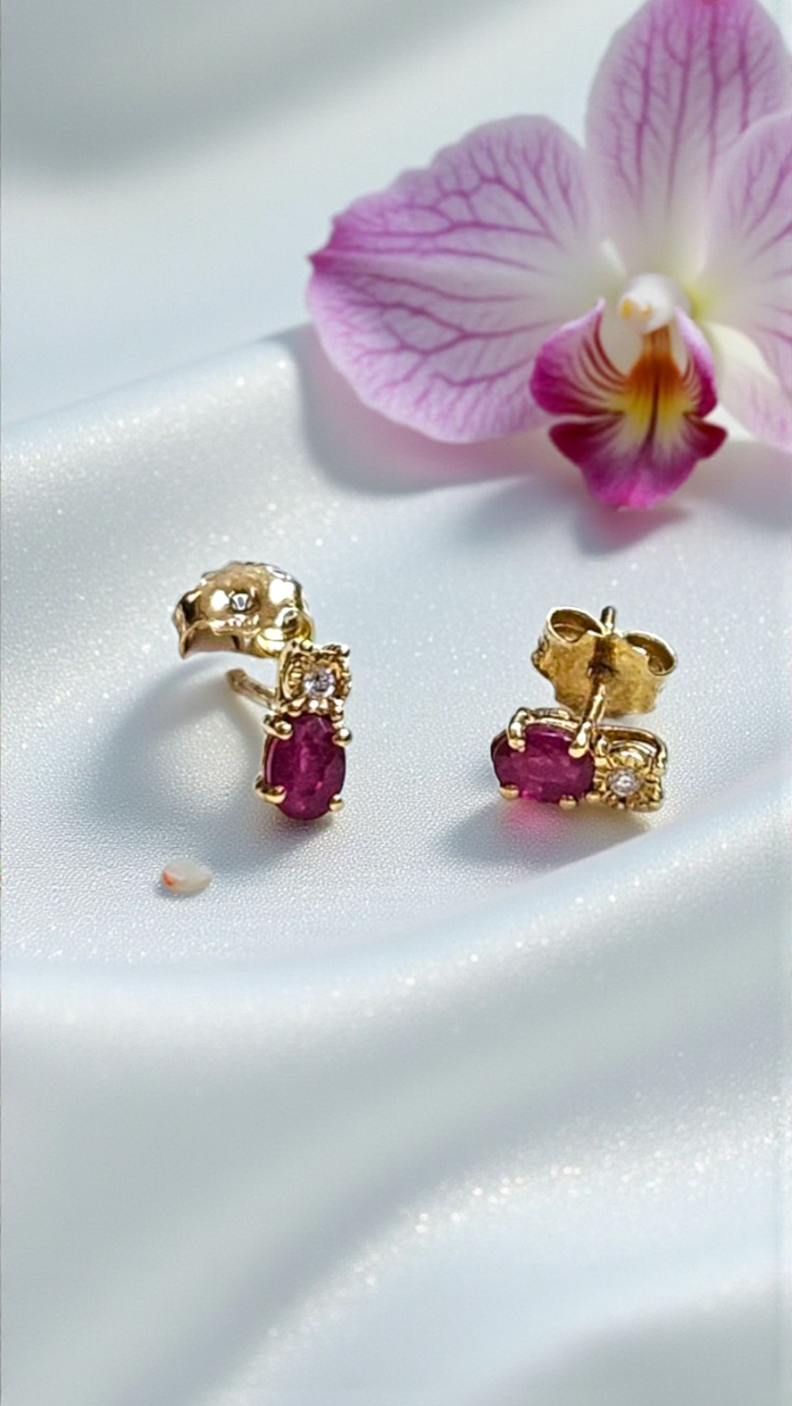 Златни обеци с диаманти и рубини I GIOIELLI DEL SOLE