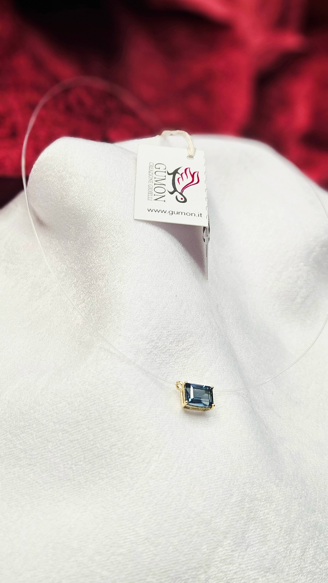 Колие на корда с природен Топаз London Blu  елементи от 18К злато Gumon