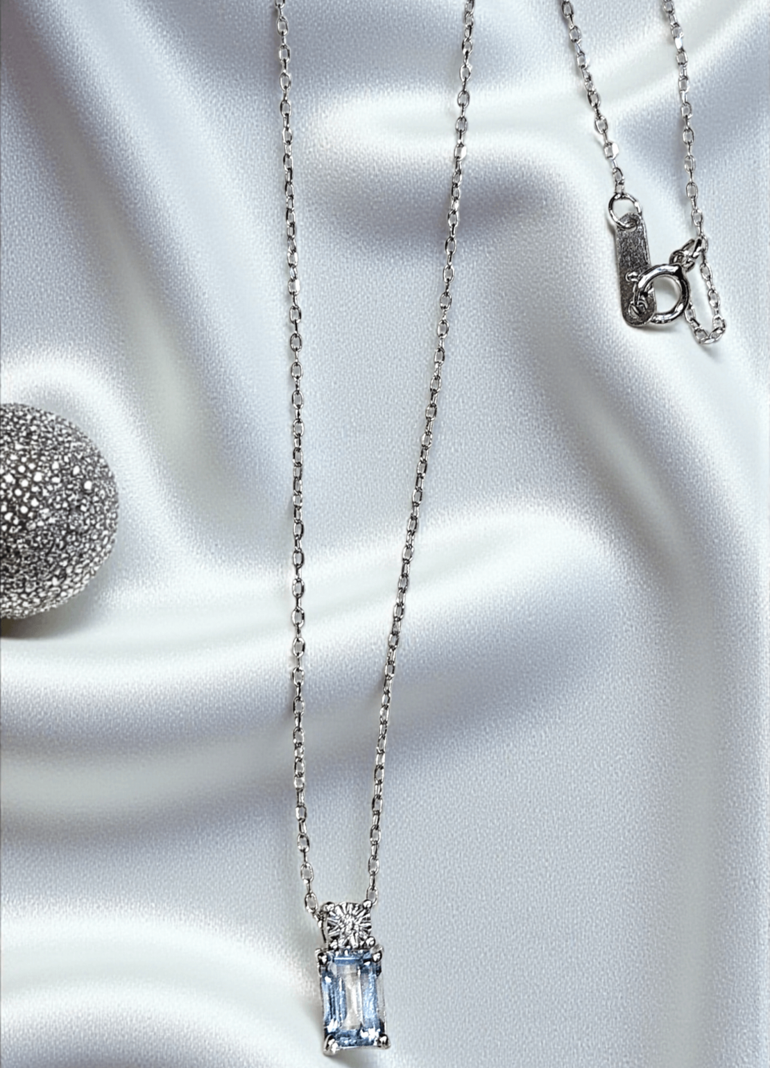 Златно колие с Аквамарин и диамант от 18К бяло злато I Gioielli del Sole