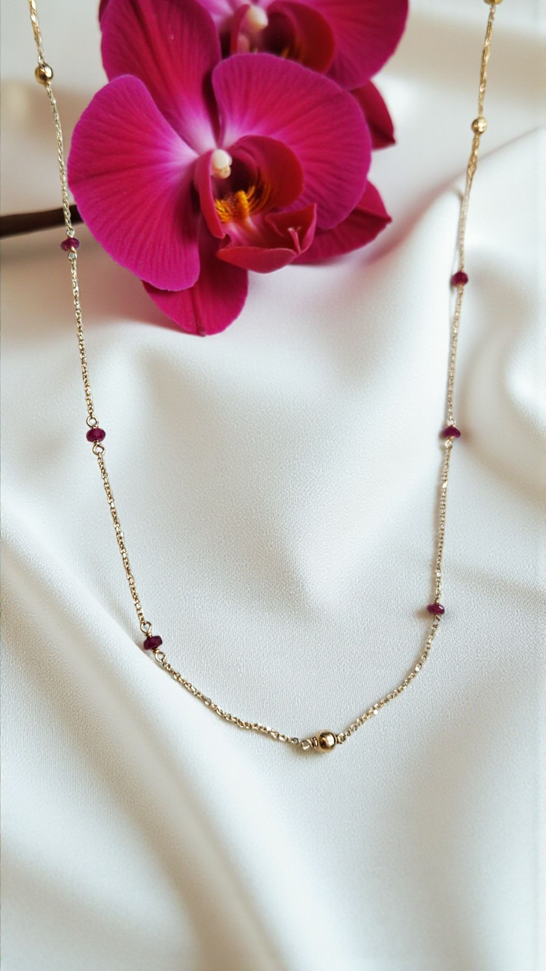 Златно Колие с Рубини