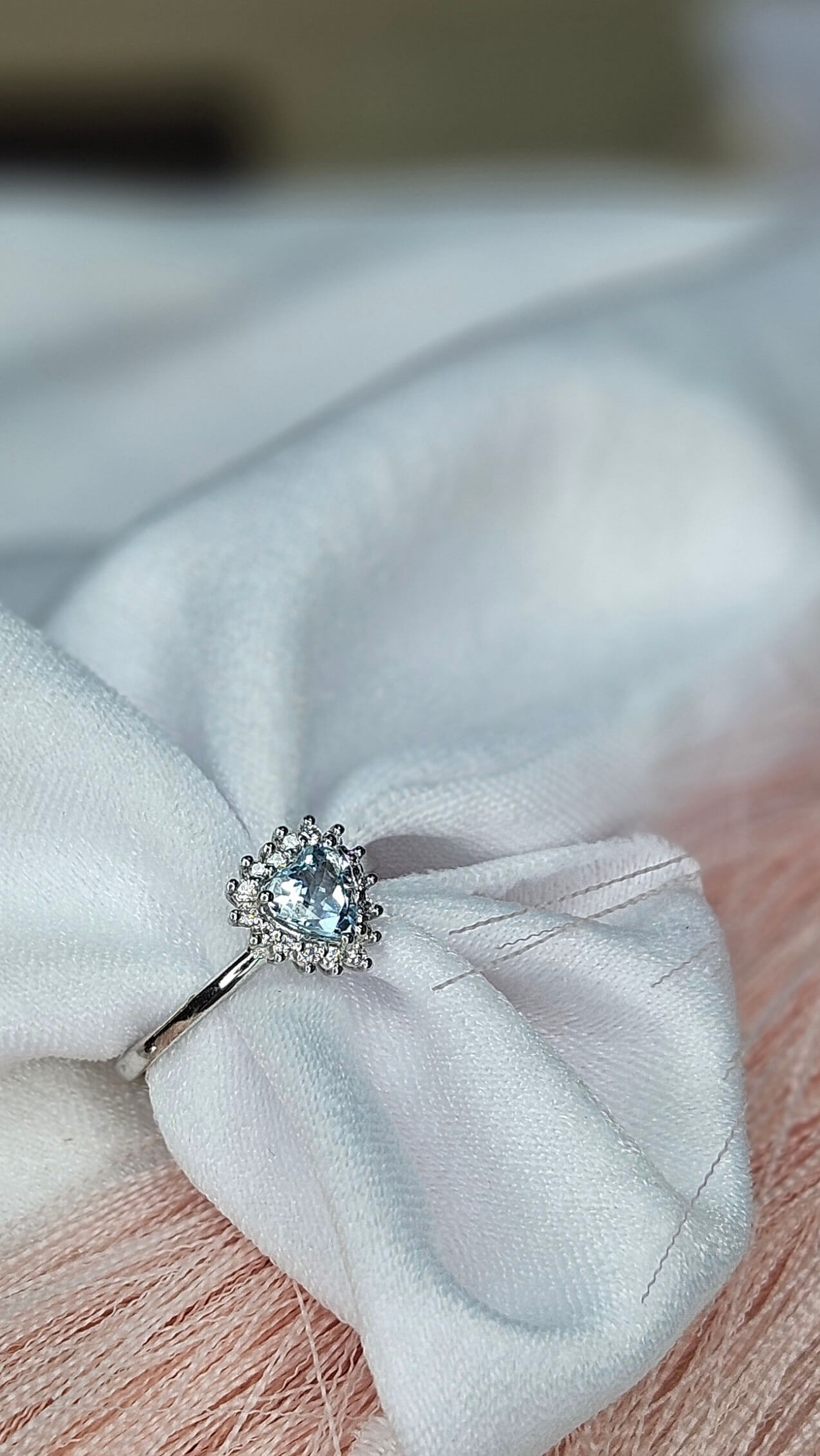 Златен пръстен от бяло злато 18К Аквамарин и Диаманти The Frozen Kingdom