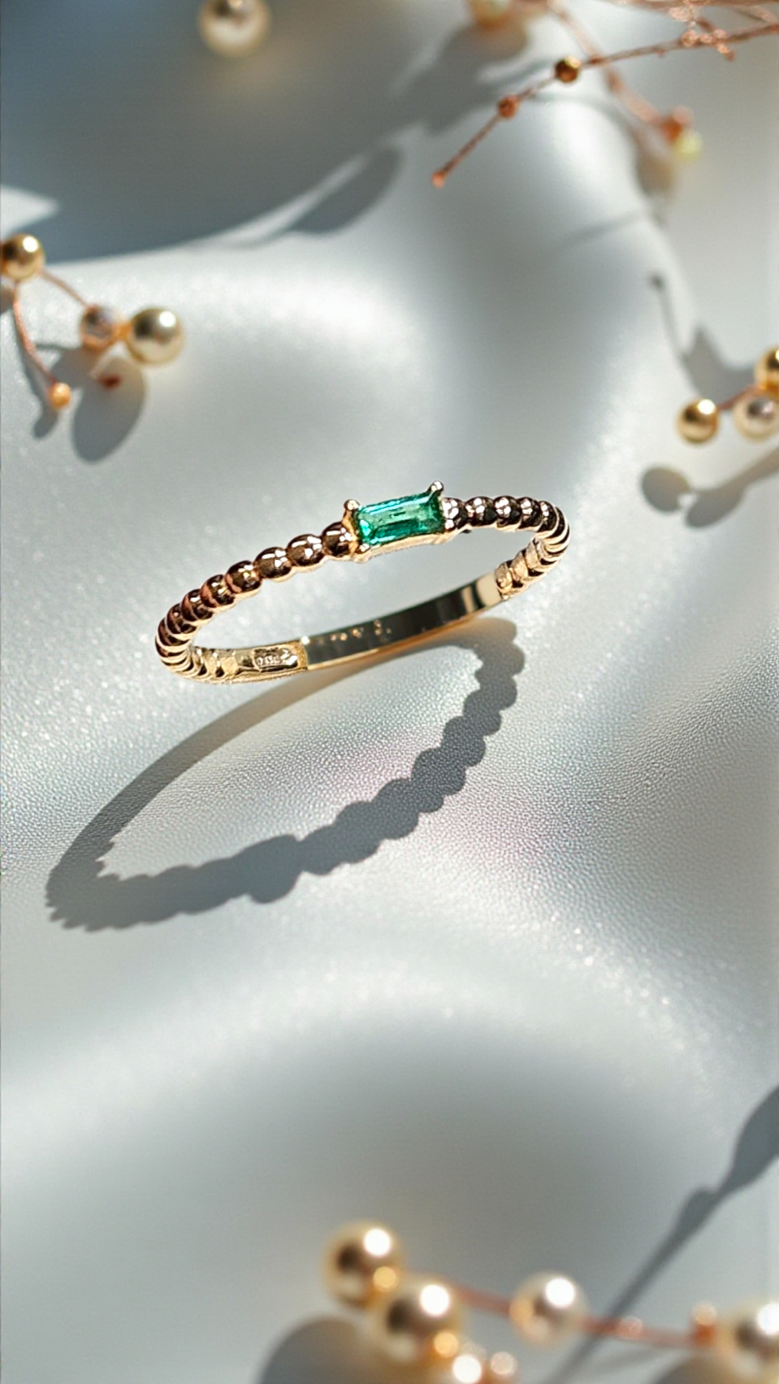 Златен пръстен с Изумруд 