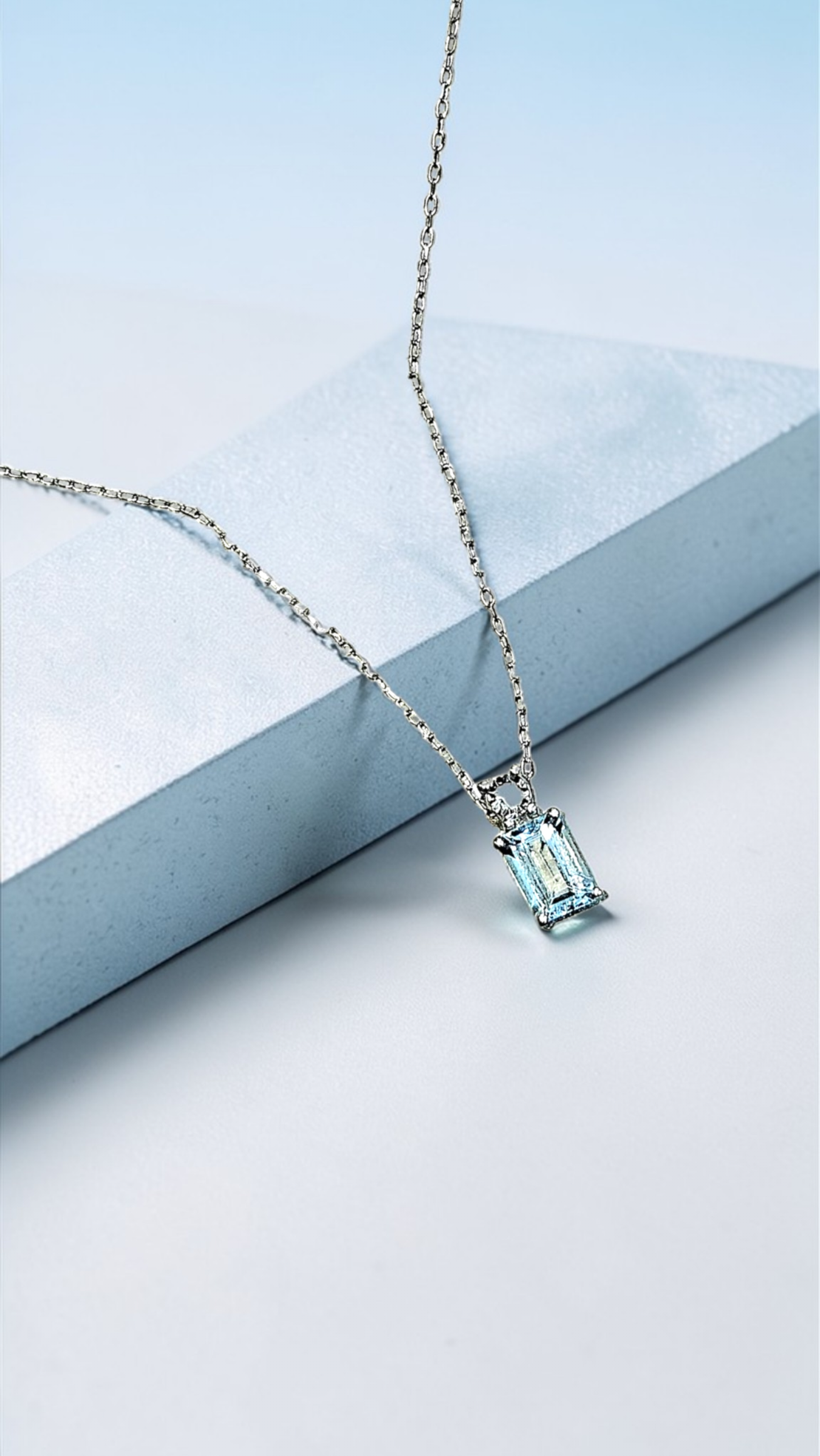 Златно колие с Аквамарин и диамант от 18К бяло злато I Gioielli del Sole