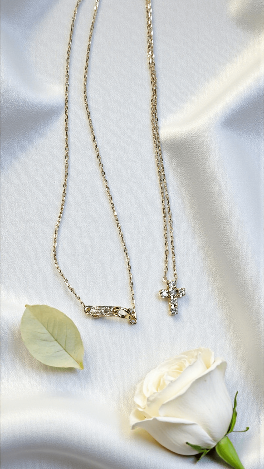 Златно колие с кръстче от 18К злато и диаманти I Gioielli del Sole