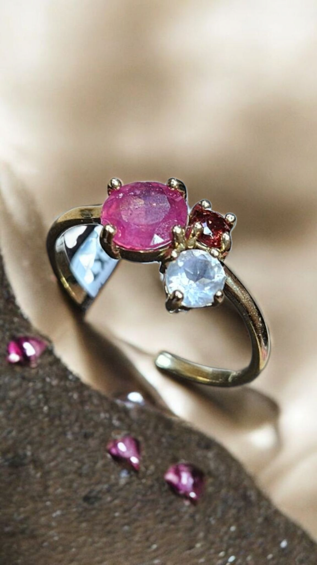 Златен комплект с рубин и планински криснал