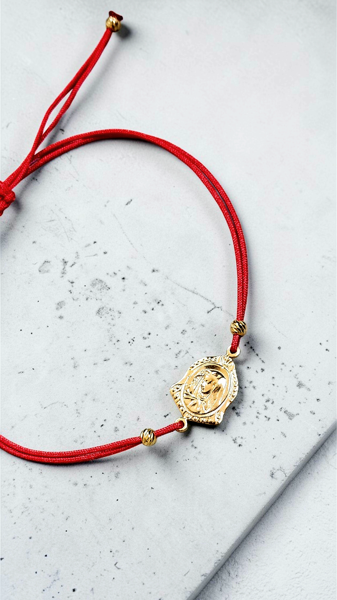 Гривна с Богородица от жълто злато