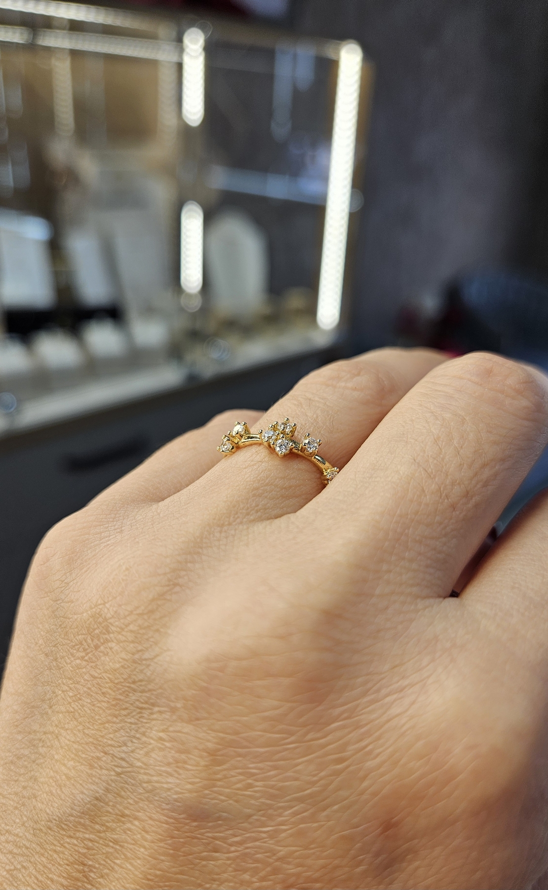 Златен пръстен Романтичен букет с циркони