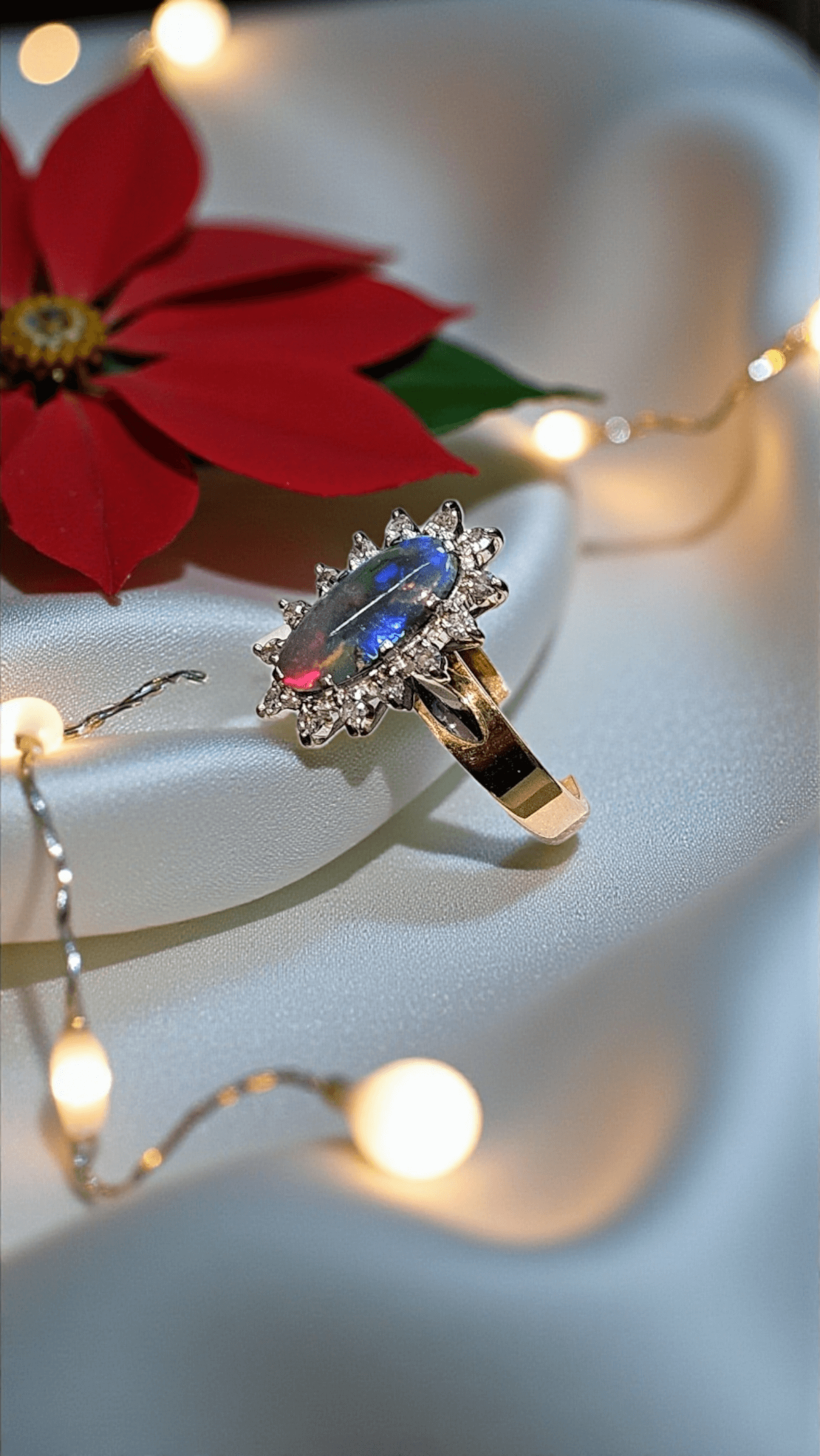 Златен пръстен с Опал и диаманти