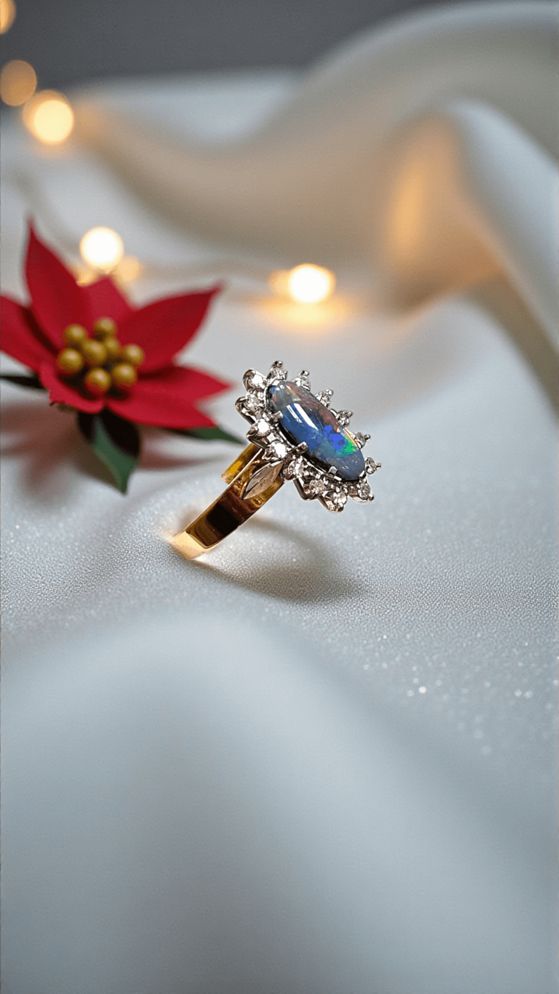 Златен пръстен с Опал и диаманти