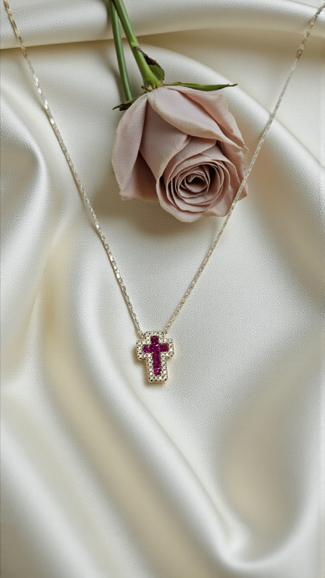 Златно колие с кръст от 18К злато, рубини и диаманти I Gioielli del Sole