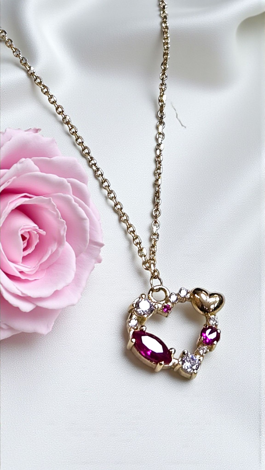 Златно колиес циркони Novello