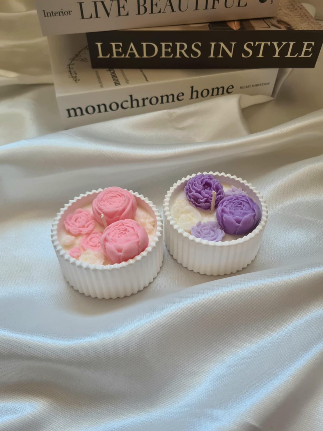 „Градинката на мечтите“ - ароматна свещ в мини керамична кашпа