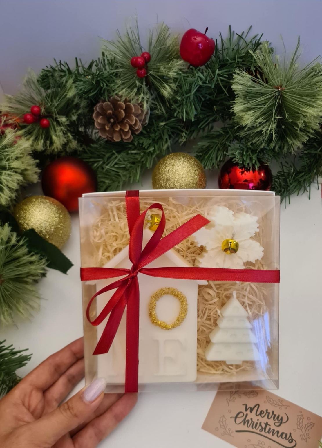 Подаръчен коледен комплект “Holiday Home Set” – къщичка, снежинка и елхичка | 250гр ръчна изработка