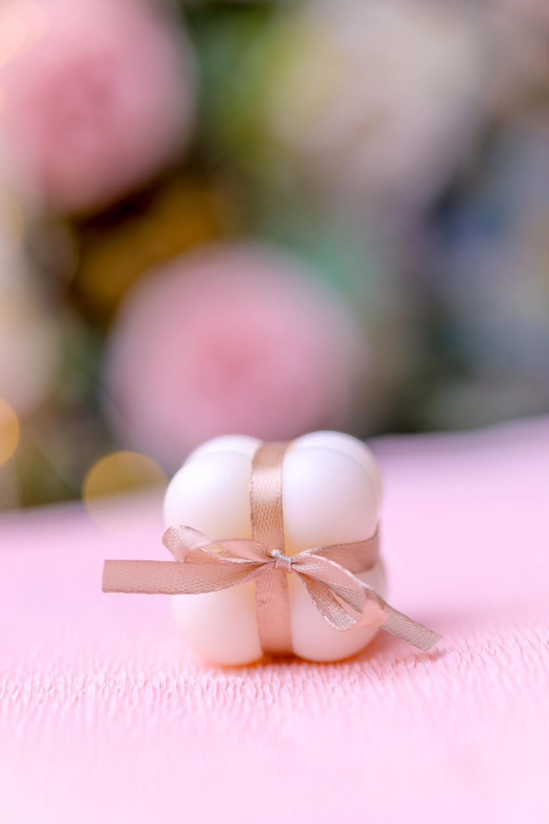 Бабъл свещ – нежна декорация за всеки повод