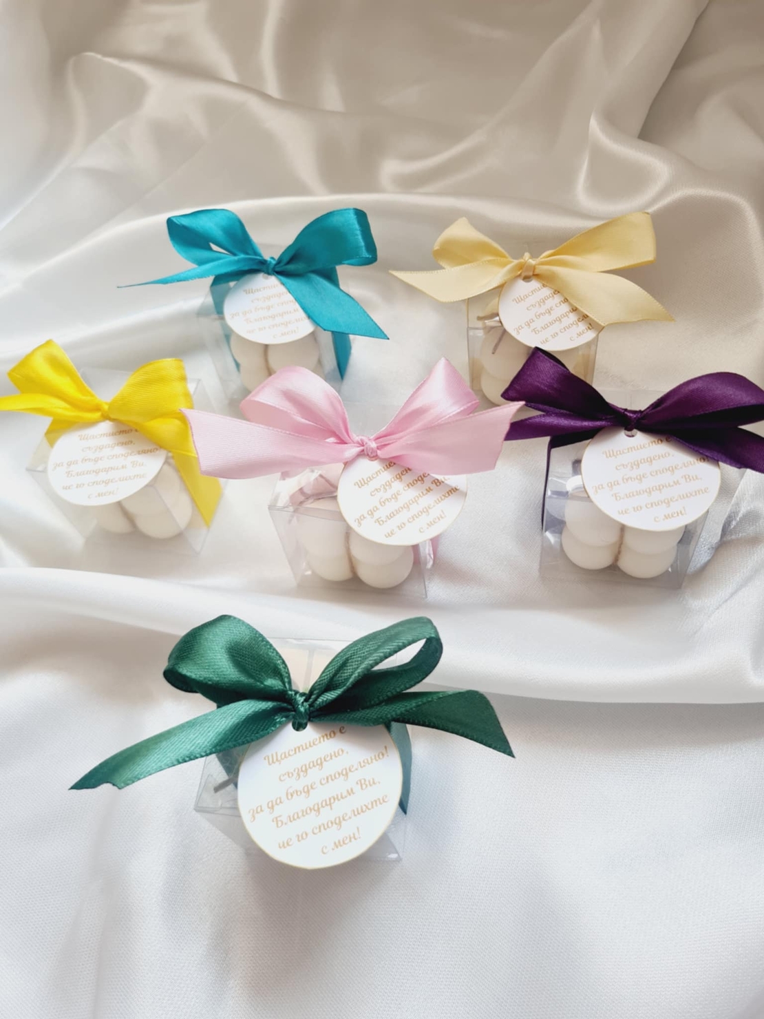 Бабъл свещ в кутийка – нежна декорация за всеки повод