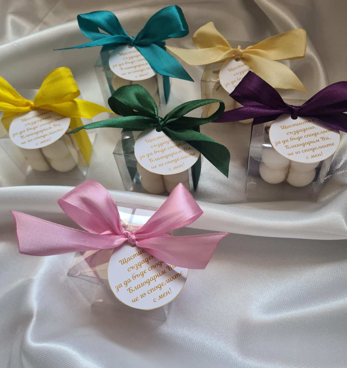 Бабъл свещ в кутийка – нежна декорация за всеки повод