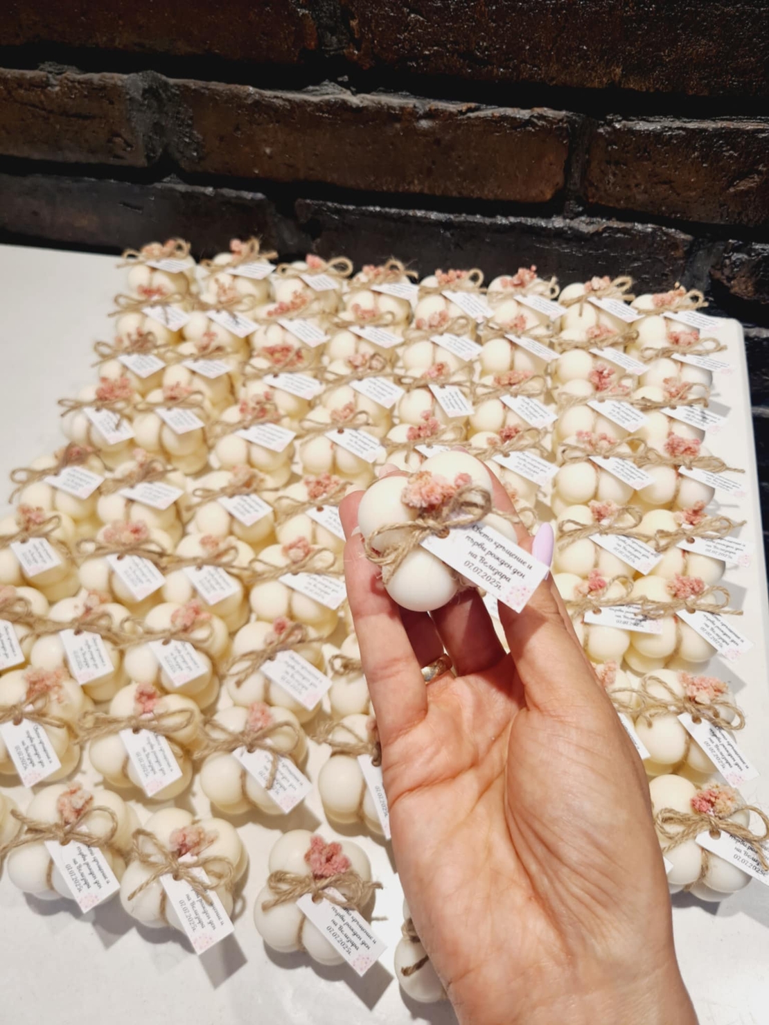 Бабъл свещ – нежна декорация за всеки повод