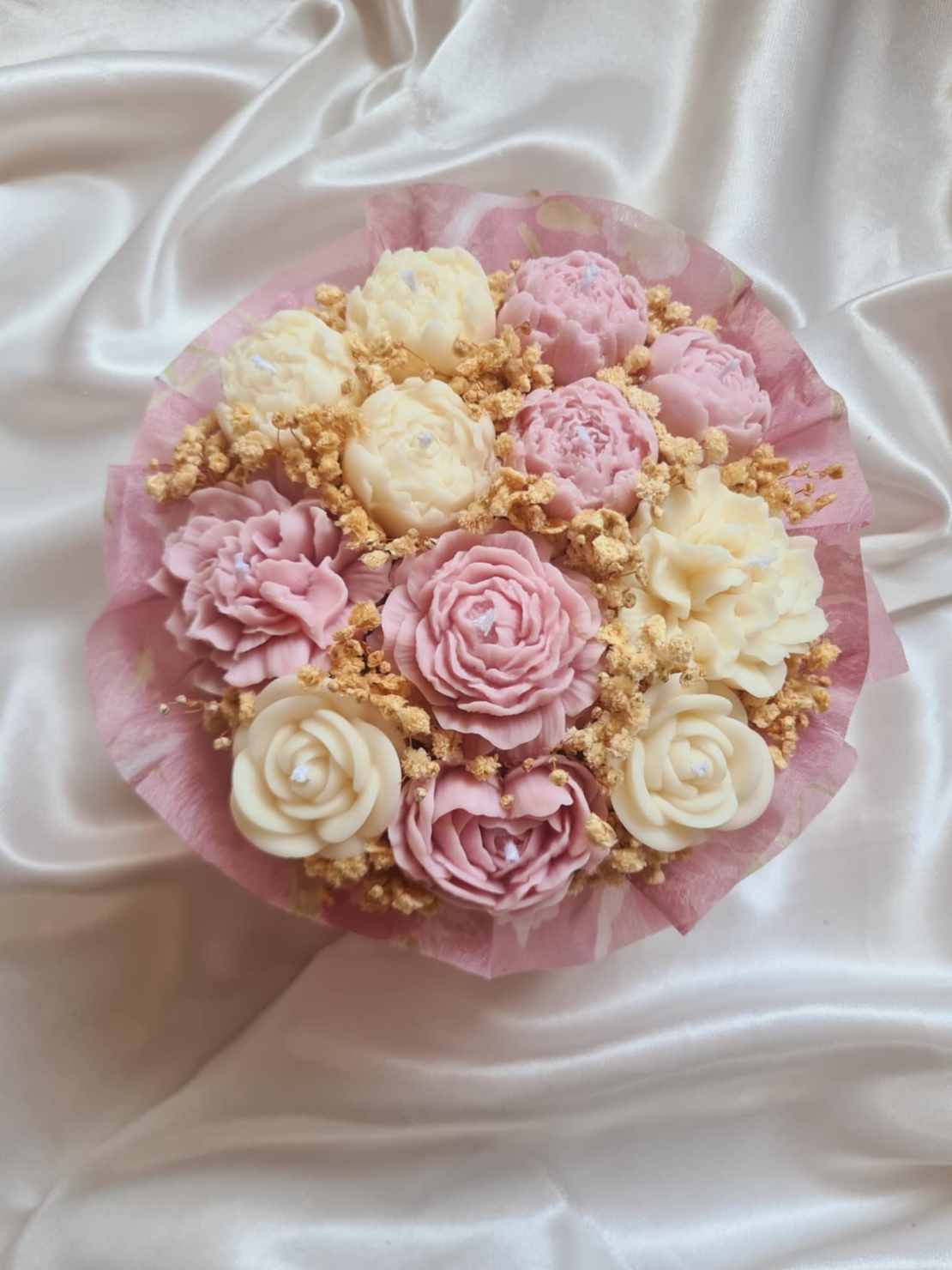 Авторски букет „Blush Petal Harmony“