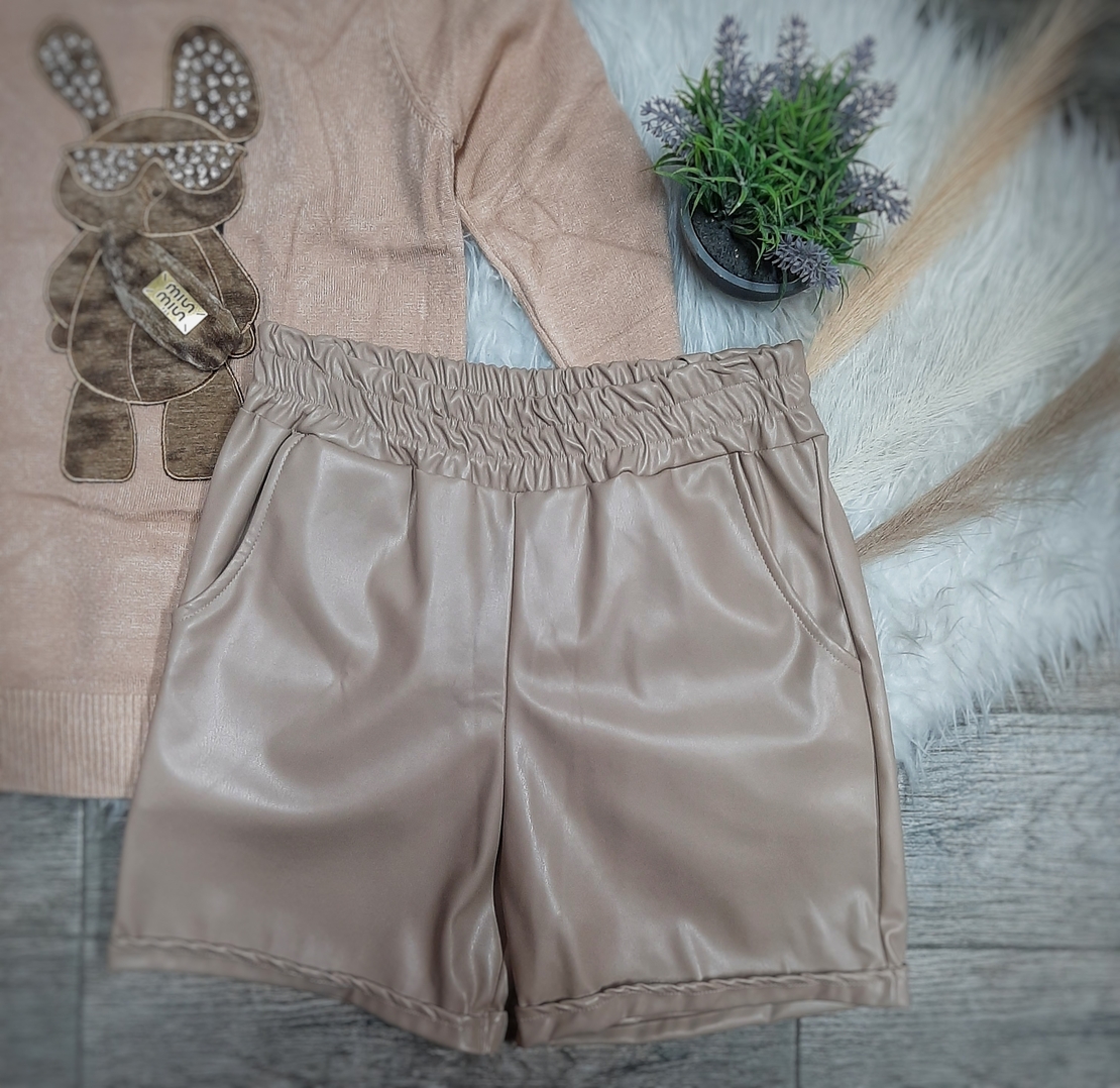 Къси кожени панталони