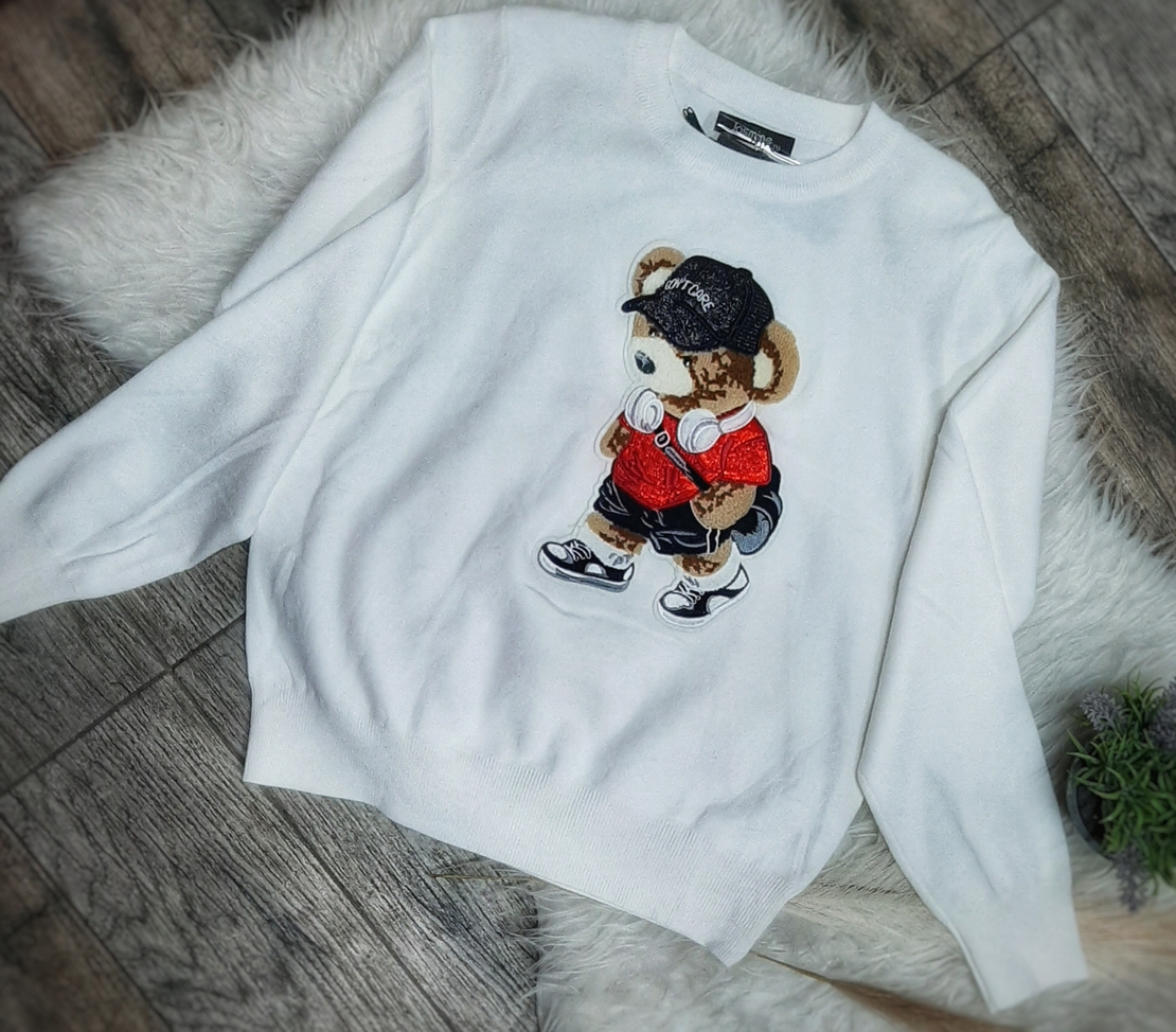 Дамски пуловер Бяло Мече