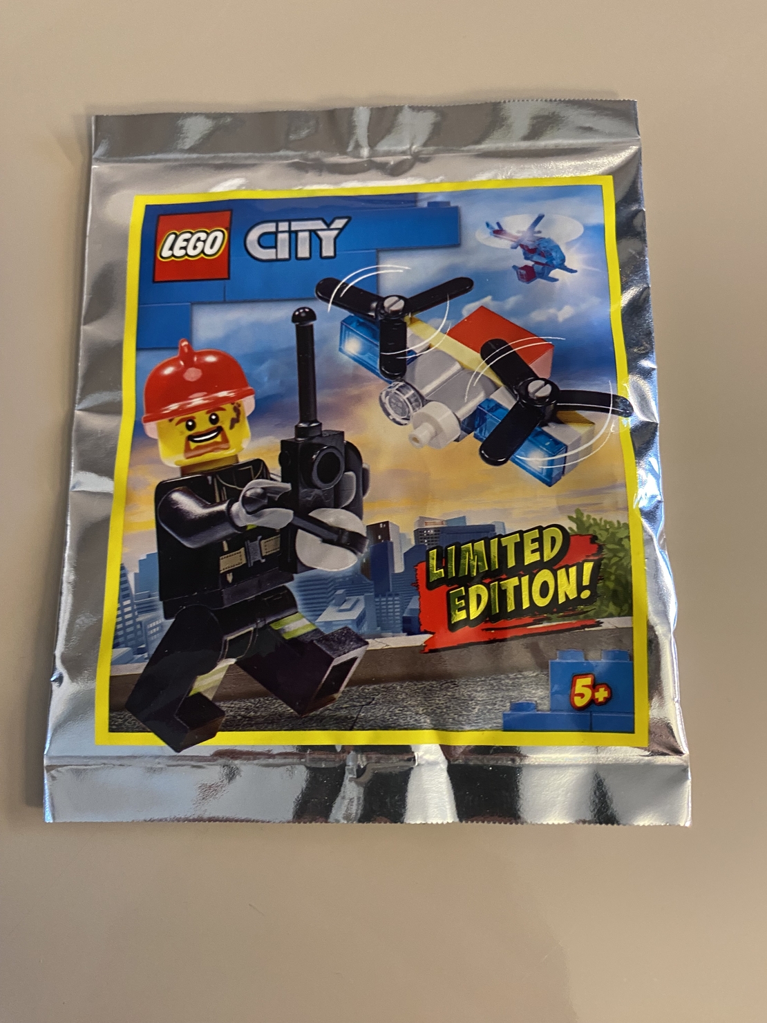 Fireman with drone foil pack 952002