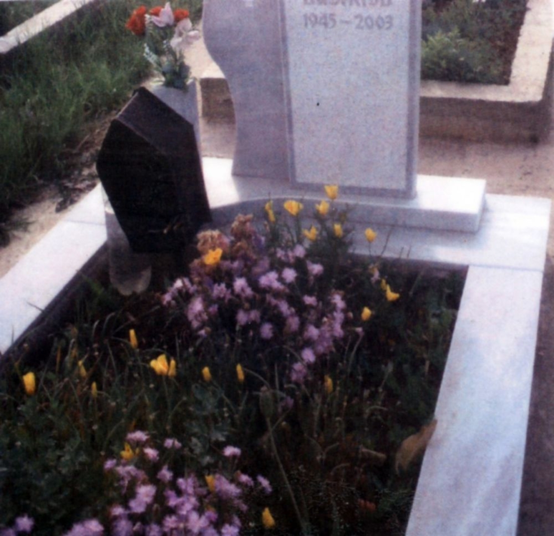 Паметник мрамор  81А