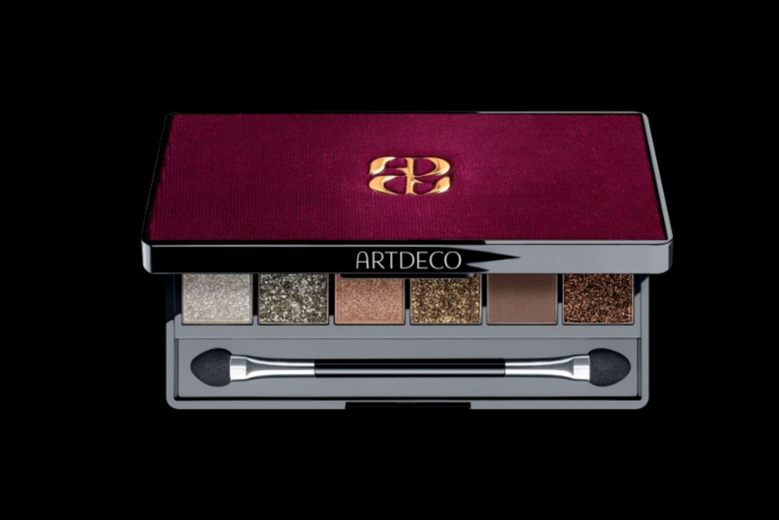 Палитре със сенки и четка