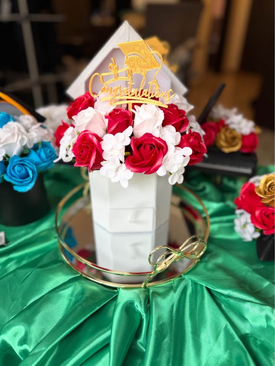 Луксозни букети за вашите абитуриенти