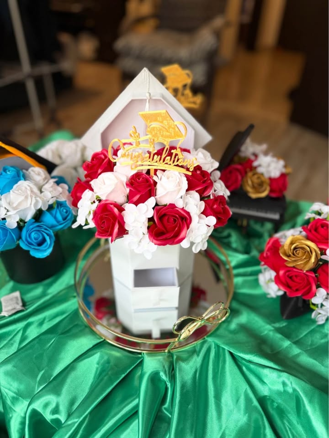 Луксозни букети за вашите абитуриенти