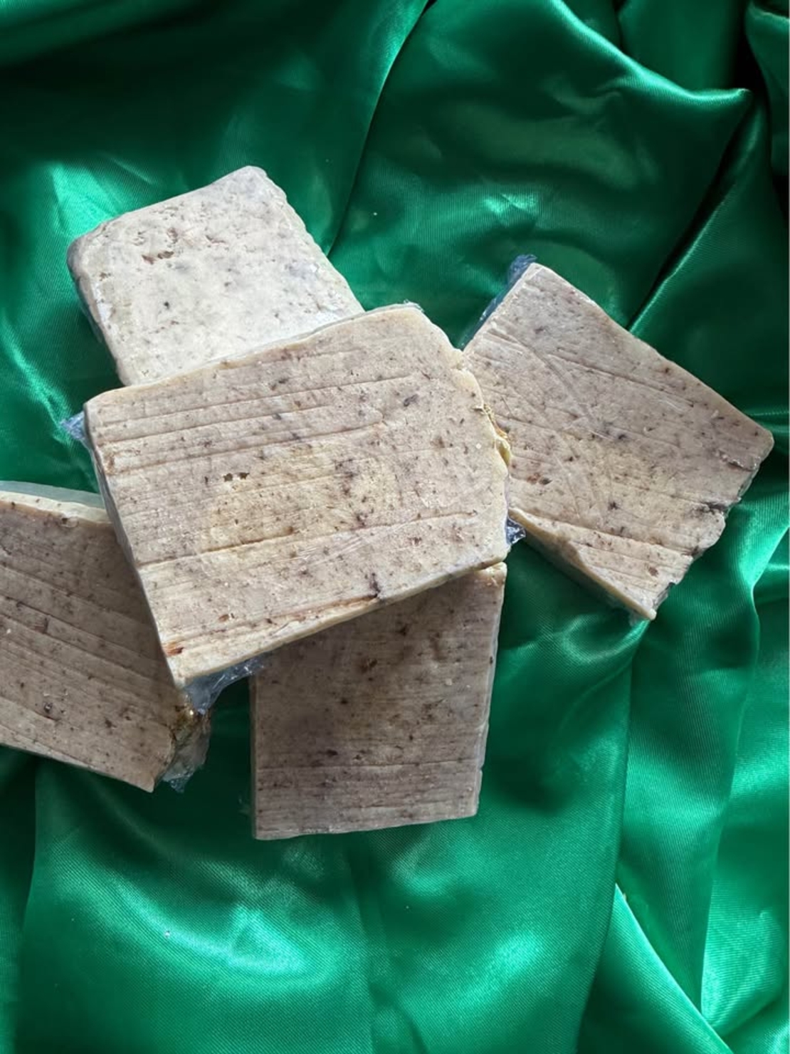 Лечебен билков сапун с невен, лайка и медицинска ружа