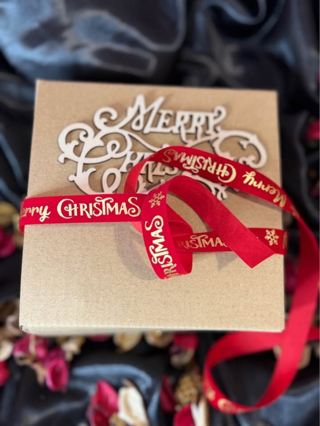 Коледен комплект от 10 ръчно изработени сапуна.