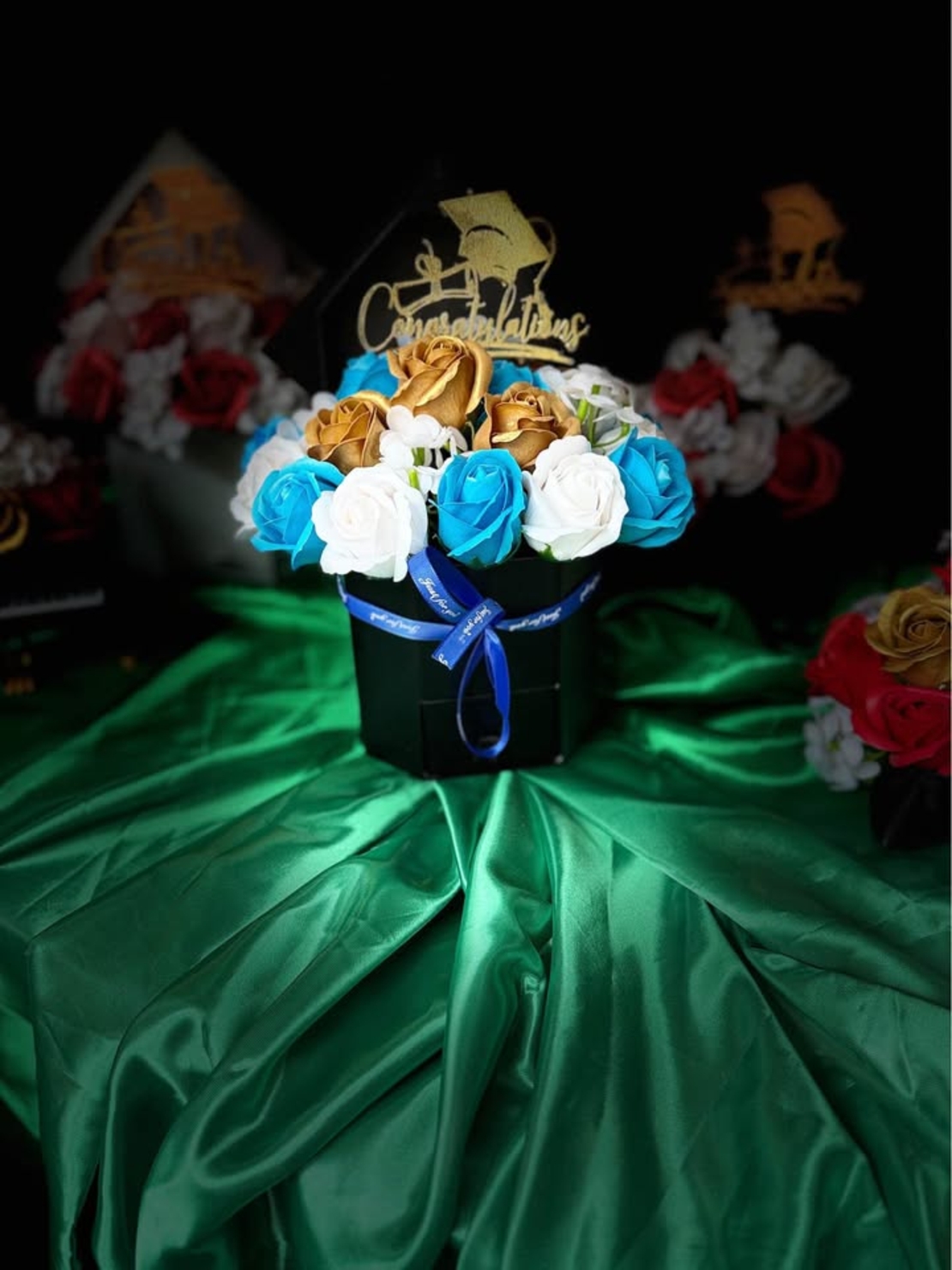 Луксозни букети за вашите абитуриенти