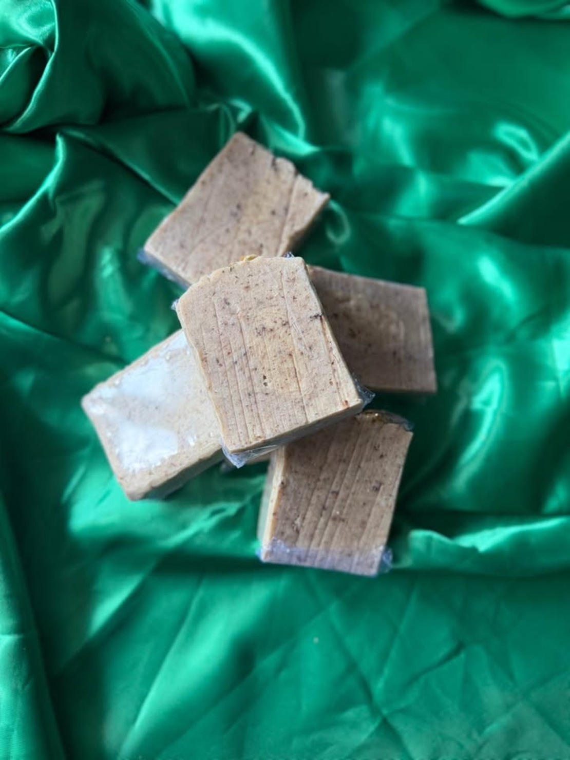 Лечебен билков сапун с невен, лайка и медицинска ружа