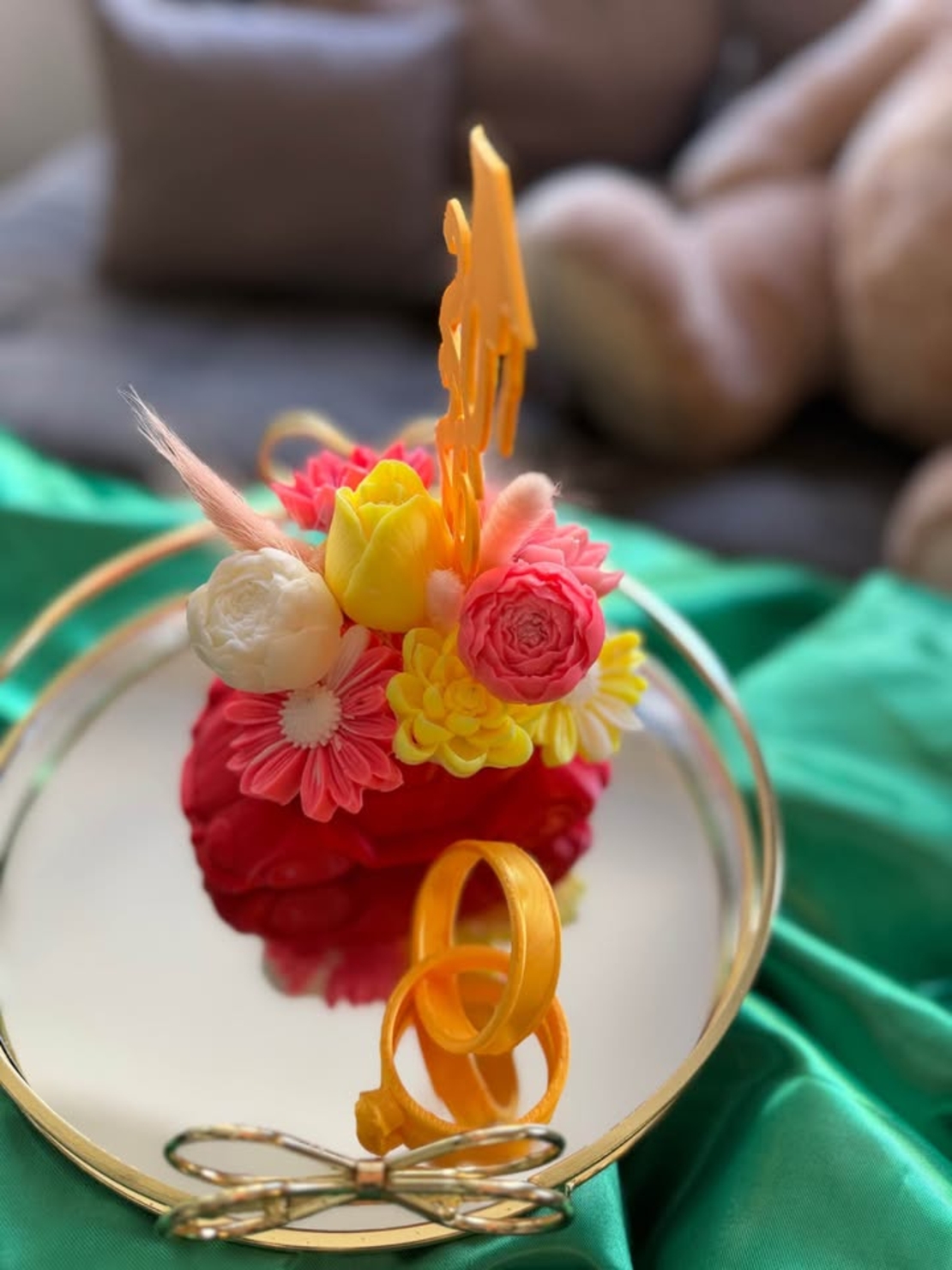 3D количка аранжирана със сапунени цветя идеален подарък за всеки повод