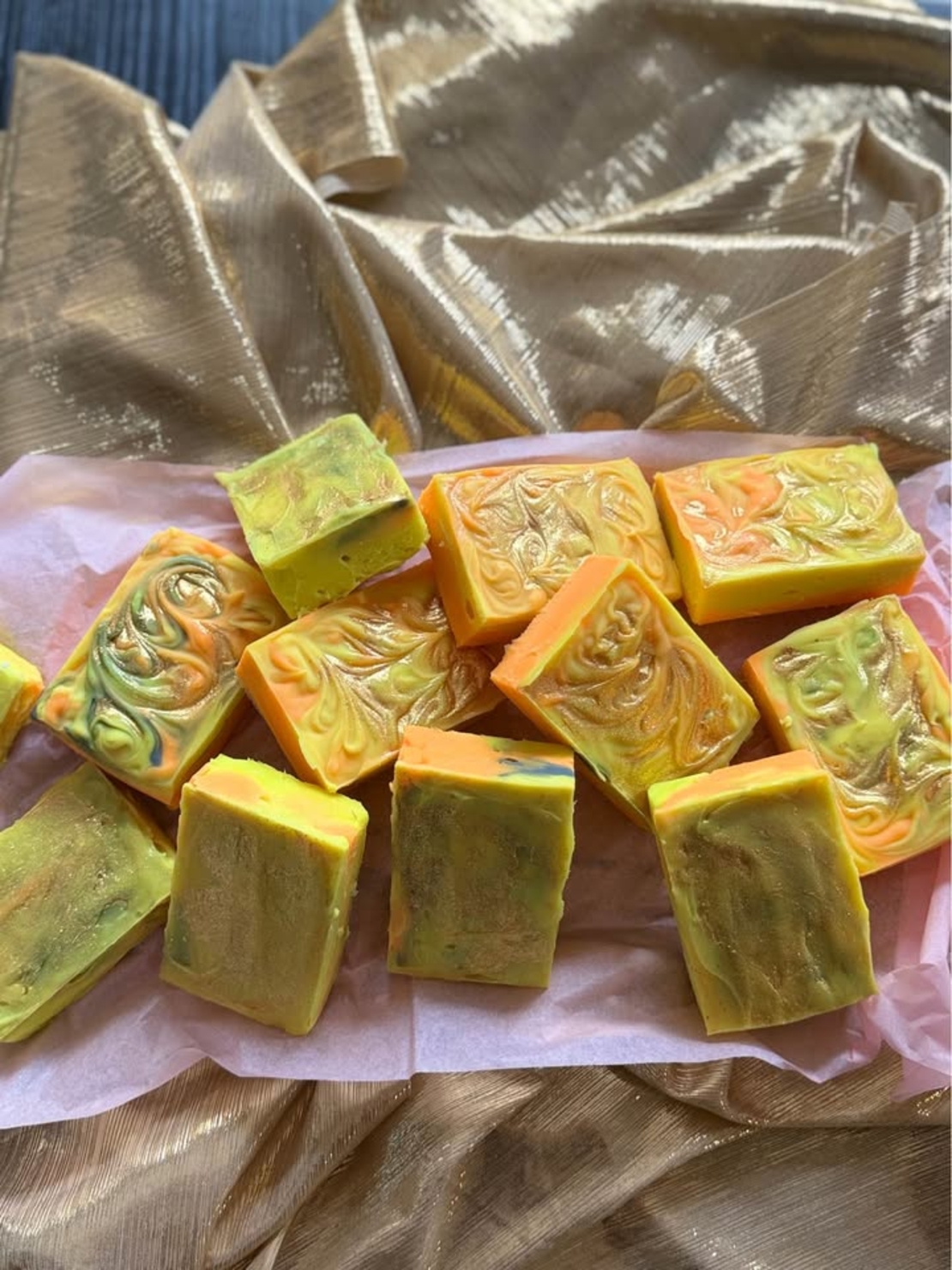 Ръчно изработен сапун “Печена ябълка и канела