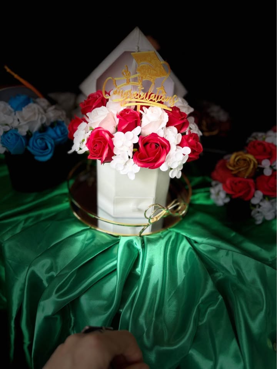 Луксозни букети за вашите абитуриенти