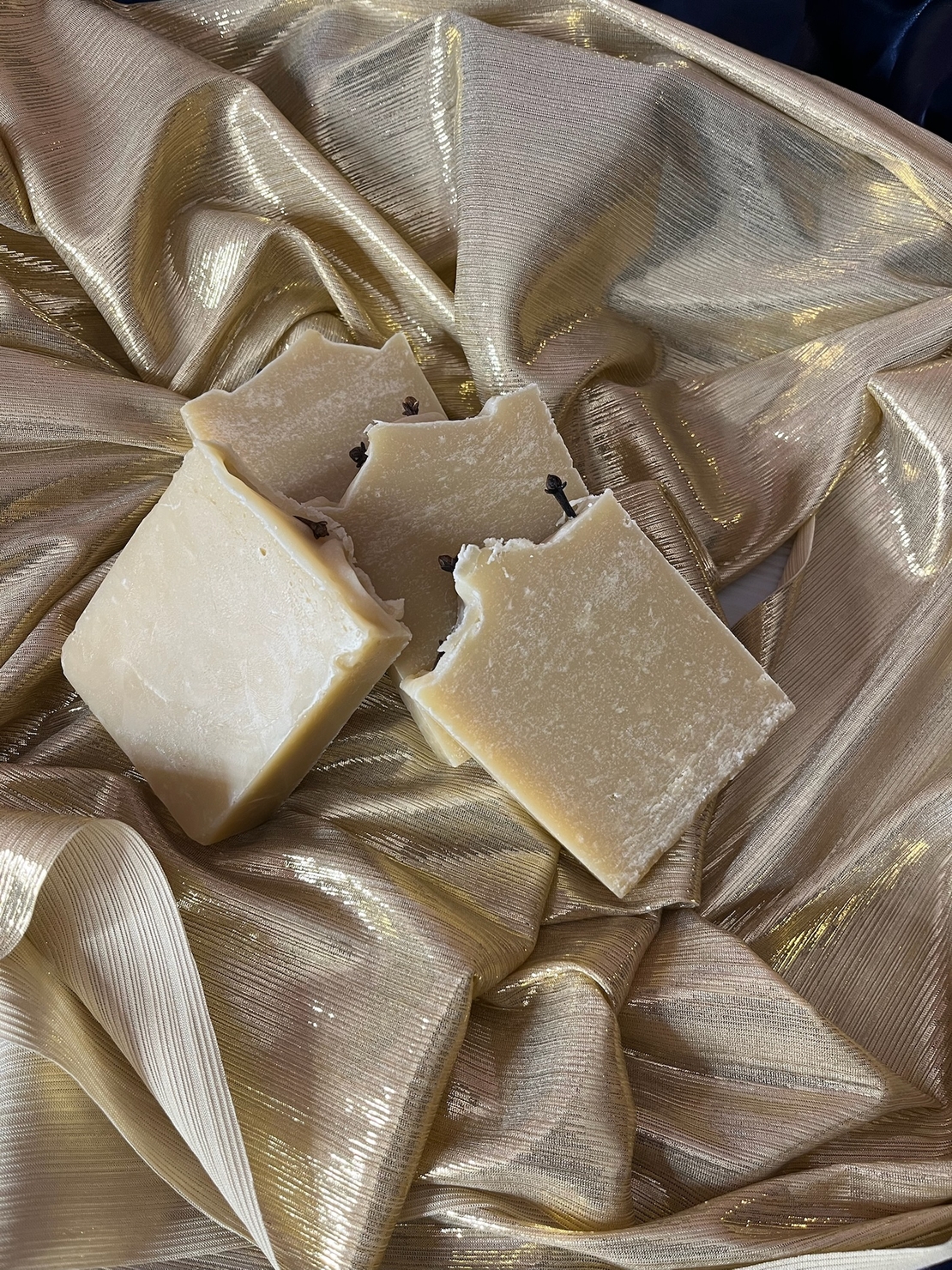 Ръчно изработен сапун за лице и коса 