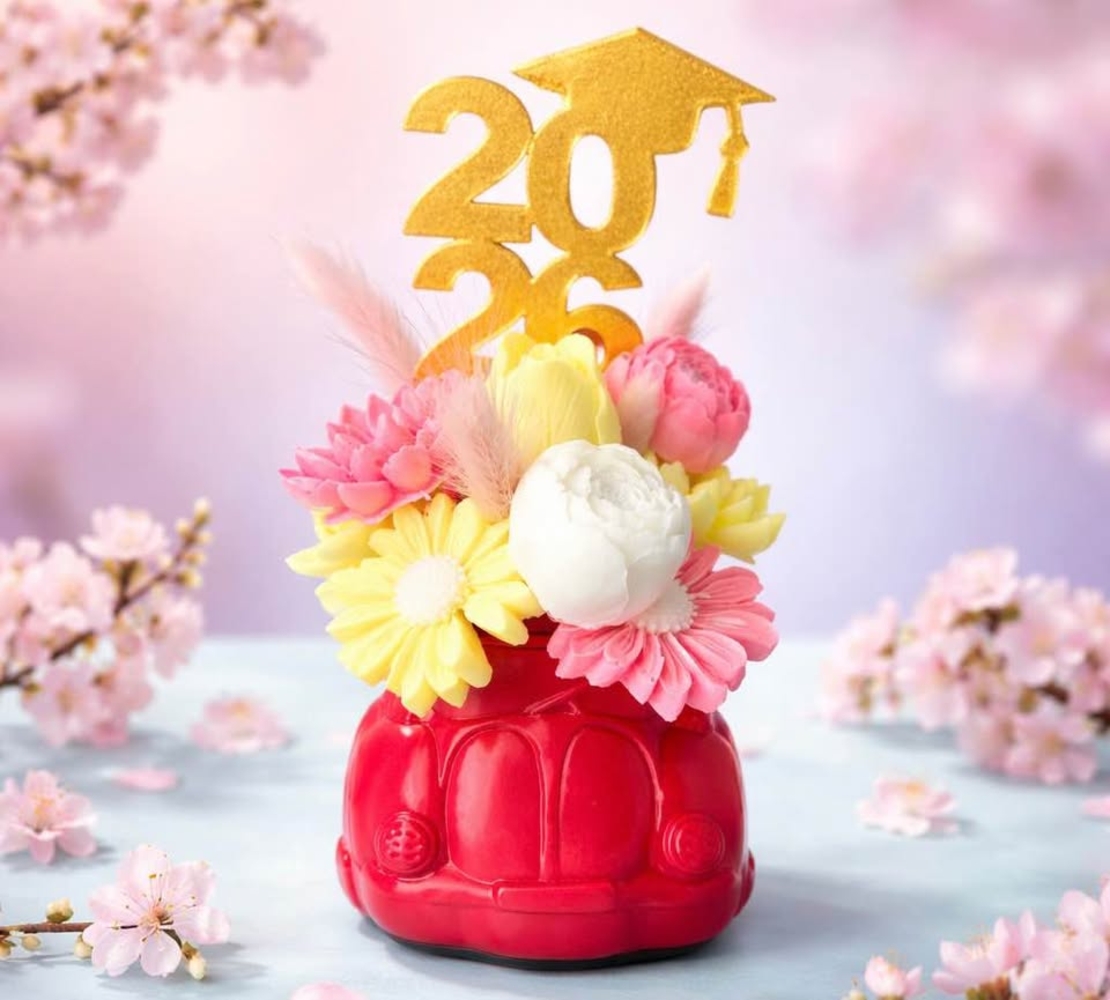 3D количка аранжирана със сапунени цветя идеален подарък за всеки повод