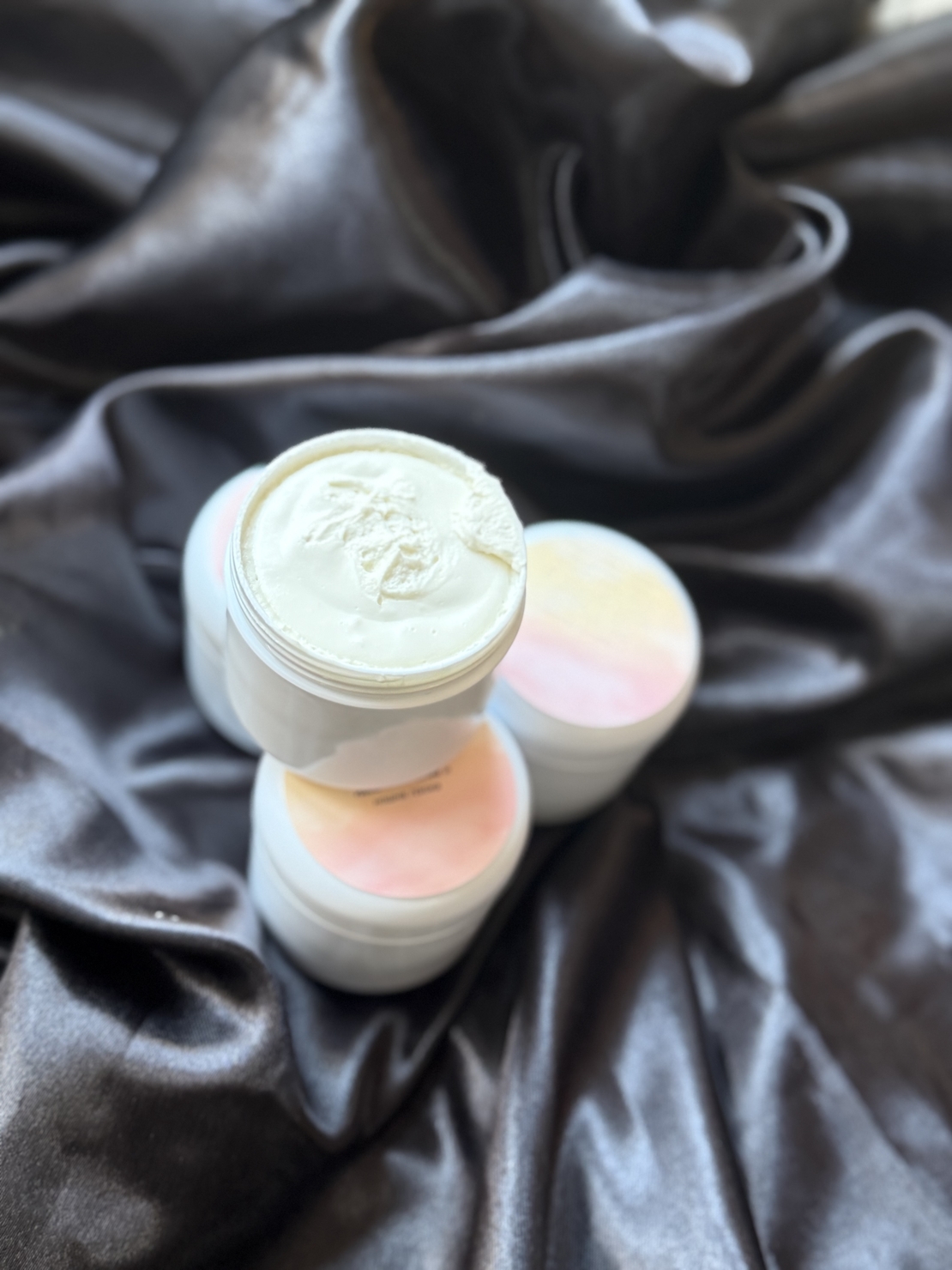 Подхранващ крем за тяло с телешка лой и екзотични масла