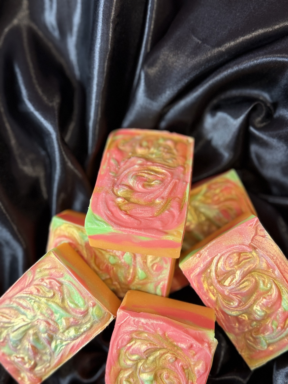 Домашен сапун с аромат на печена ябълка канела и портокал