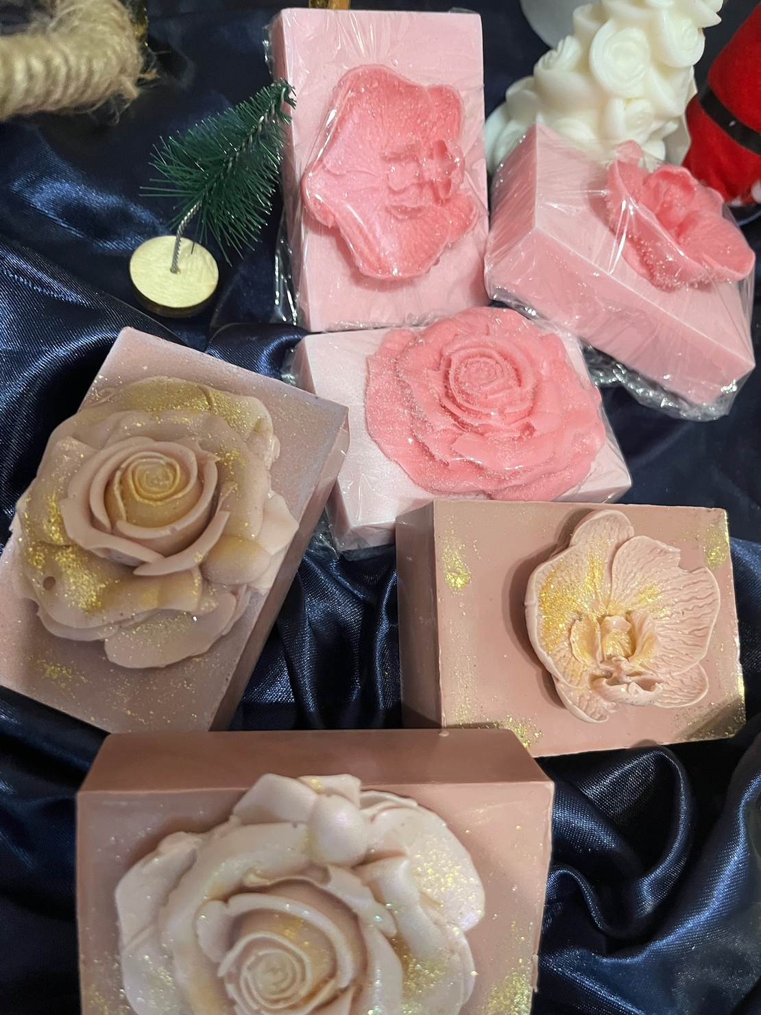 Ръчно изработени сапуни  аромат на маршмелоу Нежна роза с козе мляко, кокос