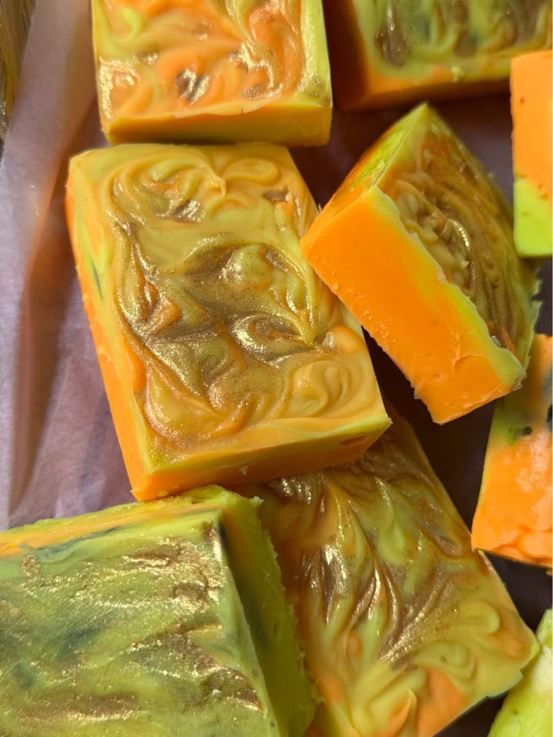 Ръчно изработен сапун “Печена ябълка и канела